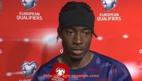 PG模拟器官方网站-英超中场球员亨利职业生涯及贡献