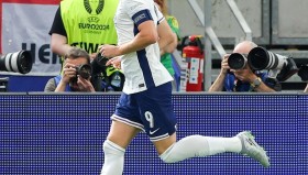 PG模拟器官方网站-法甲夏冬两季球员转会名单汇总与焦点转会解读